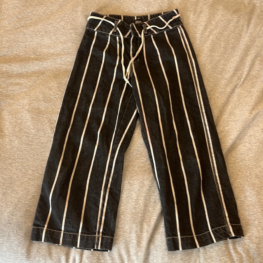 BDG stripped capris